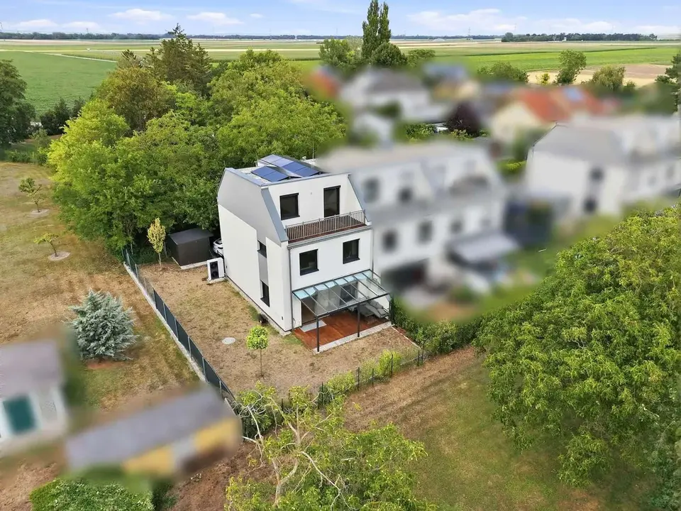 Hochwertiges Eckreihenhaus in Ruhelage mit großem Garten, Keller, PV-Anlage und zwei Stellplätzen