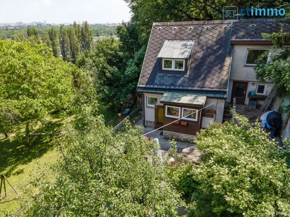 SELTENE GELEGENHEIT AM FUSSE DES KAHLENBERGS: Haus mit 835 qm Eigengrund zu kaufen + ca. 2500 qm anschließenden, sehr günstigen Pachtgrund zu übernehmen!