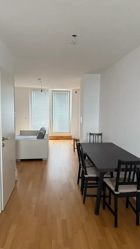 AB SOFORT!! Teil-Möbelierte Maisonettenwohnung mit zwei Terrassen