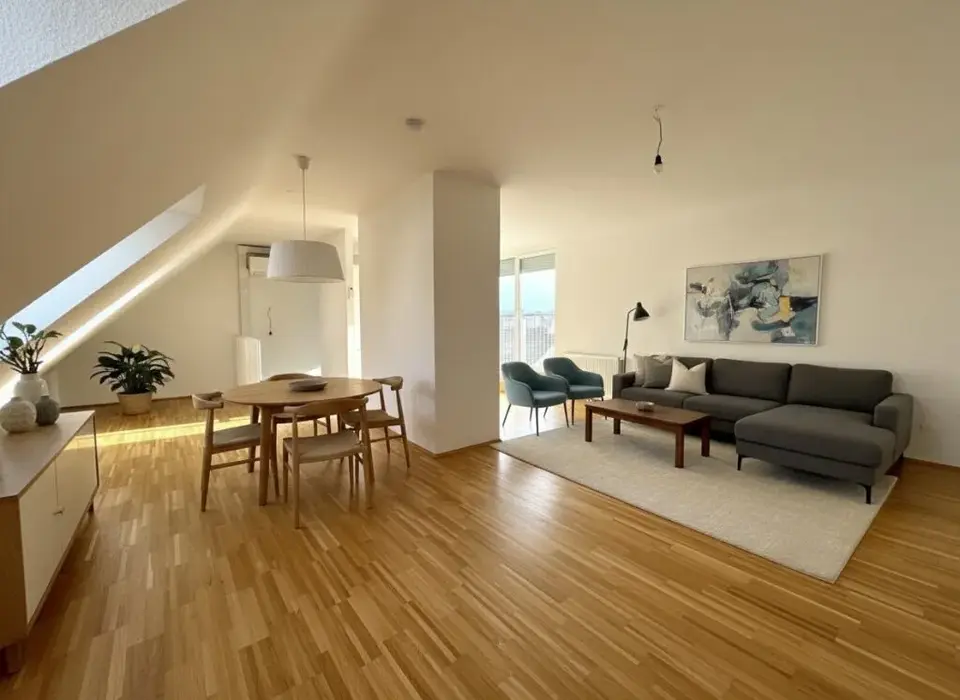 Dachgeschoss Maisonette mit hofseitiger Terrasse - Klimatisiert
