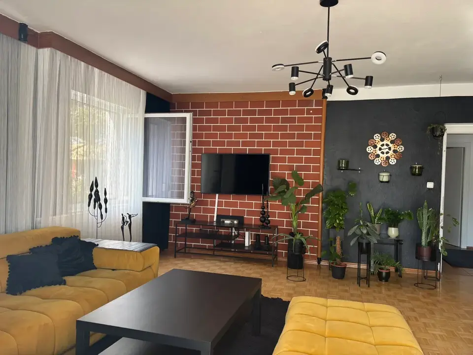 Ruhige 102-m²-Wohnung nahe TU Graz - großer Wohnbereich, 2 Balkone & Stellplatz