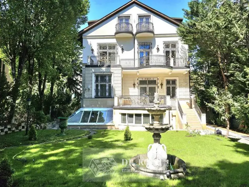 Rarität:Exquisite Luxusvilla mit exquisiter Ausstattung im Cottage