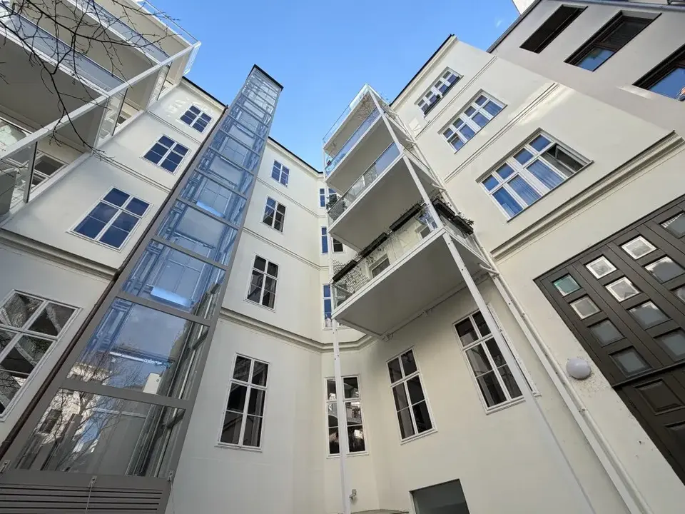 ERSTBEZUG NACH SANIERUNG: stilvolle 2-Zimmer-Altbauwohnung Nähe U3 Kardinal-Nagl-Platz