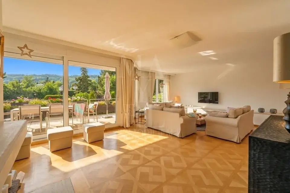 Hauscharakter - Exklusive Garten-Maisonette mit privatem Pool und eigenem Zugang