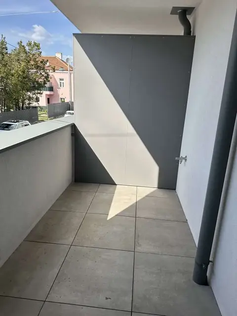 Top Anbindung- Coole Single Wohnung- 5 Minuten zur U6 Perfekta Strasse, Ruhelage PUR-Sonnenbalkon