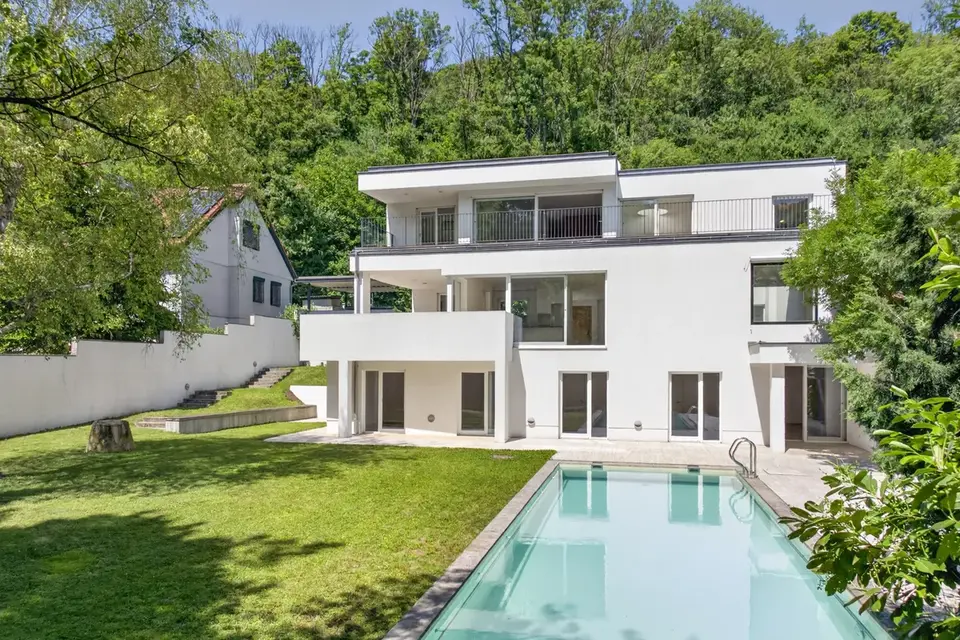 Wohnen in Sievering: Villa mit Pool, Garten und viel Raum
