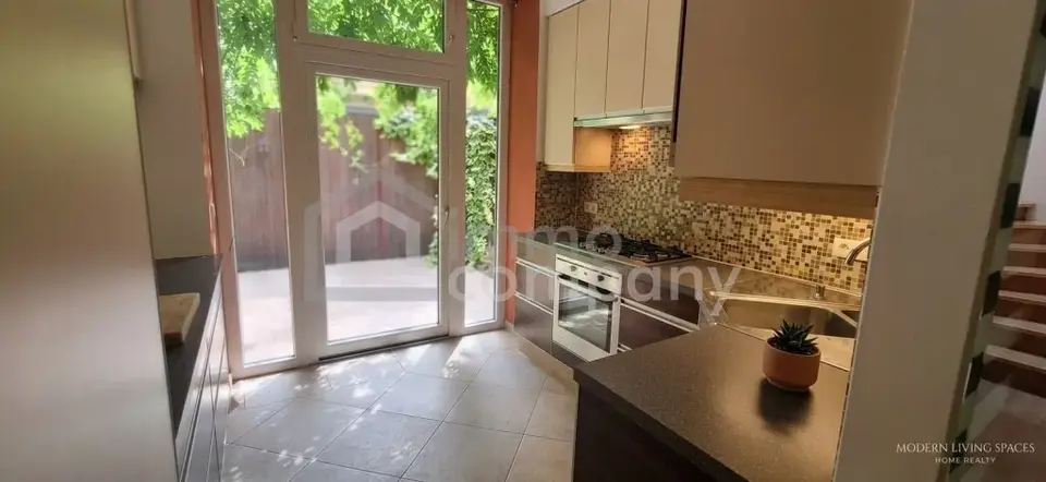 Neuwertiges 5-Zi-Haus mit Garten, Terrasse & moderner Ausstattung in der Nähe vom 4. Bezirk zu mieten!