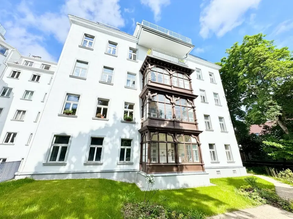 RARITÄT | TOPLAGE NÄHE KUTSCHKERMARKT | ZWEI EXKLUSIVE DACHGESCHOSSWOHNUNGEN | KOMPLETTER HINTERTRAKT