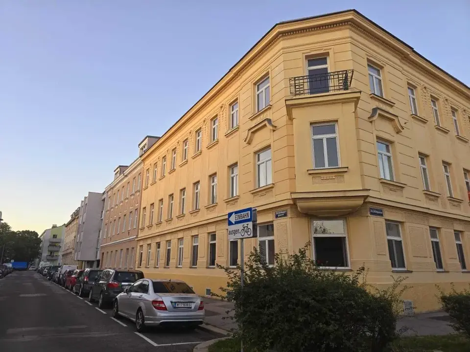 TOP LAGE + vollsanierte, gepflegte 1-Zimmer-Wohnung in 1210 Wien in ruhiger Lage