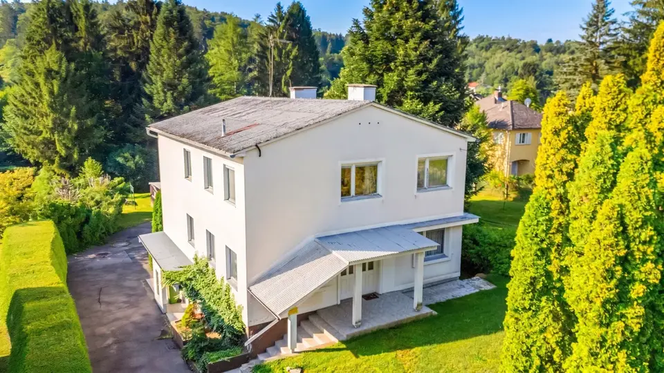 Exklusive Chance im Grazer Stiftingtal: 6 Zimmer, 166 m² Wohnfläche und großem Potenzial zur luxuriösen Revitalisierung nahe City.