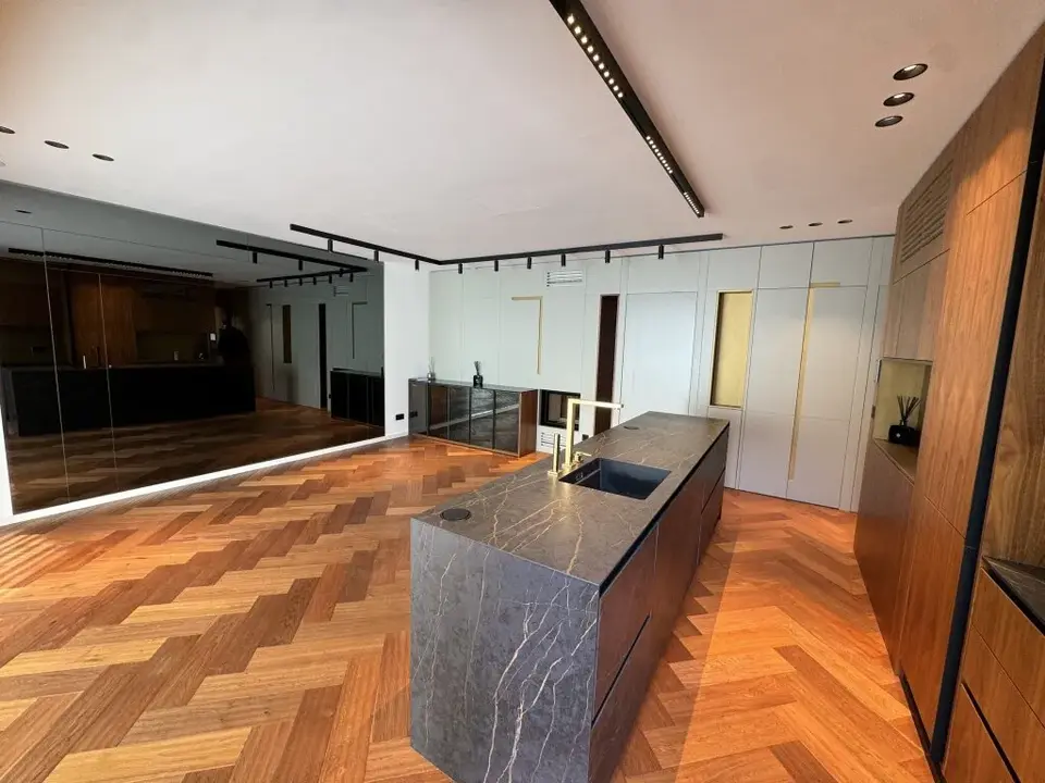 Modernes City-Juwel mit Terrasse & Blick auf den Stephansdom - 3-Zimmer-Wohnung in Toplage (1. Bezirk, Wien)