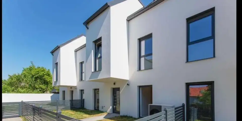 Sehr schönes Exklusiv Reihenhaus zum vermieten 5 Zimmer direkt vom Eigentümer